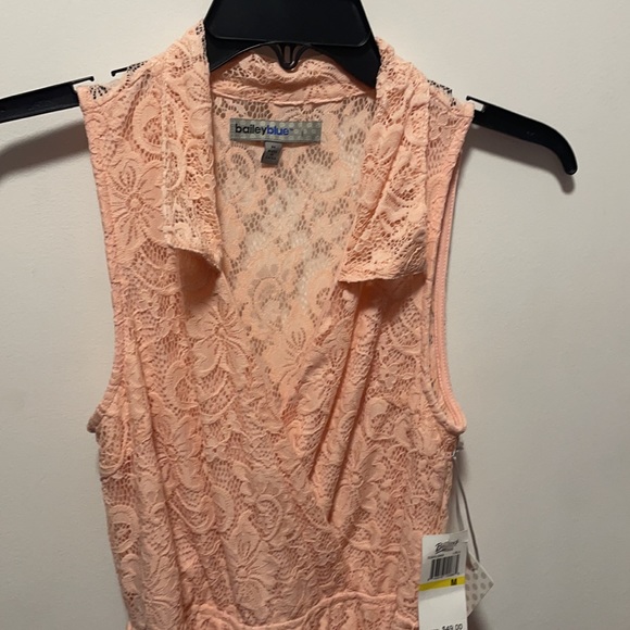New dress with tags sleeveless lace - Picture 4 of 5